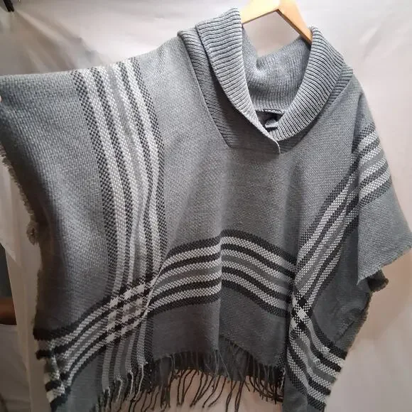 Fraas Cowl Neck Fringe Plaid Sweater Pullover Poncho Gray Plaid Women - One Size - Picture 4 of 8